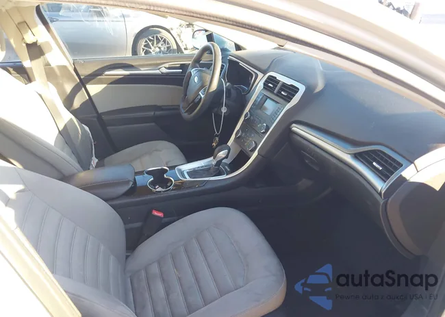 3FA6P0UU5FR138862: 44123717