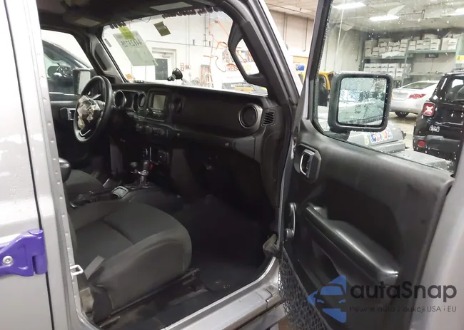 1C4HJXDN8JW207118: 44123725