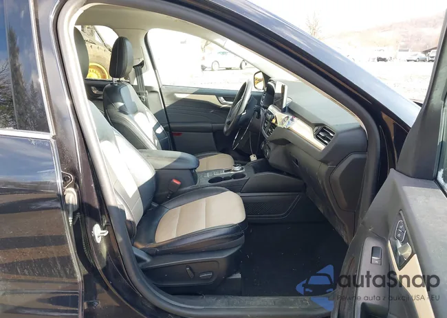 1FMCU9J98NUA80422: 44123742