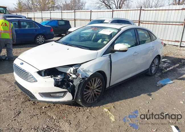 1FADP3J21FL268440: 44123786