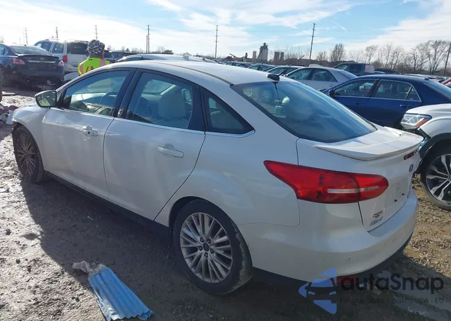 1FADP3J21FL268440: 44123786