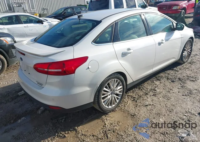 1FADP3J21FL268440: 44123786