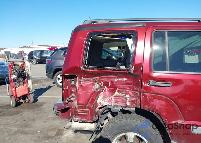 1J8GN28K38W182375: 44123790