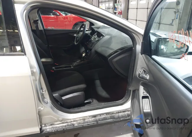 1FADP3F29FL384395: 44123811