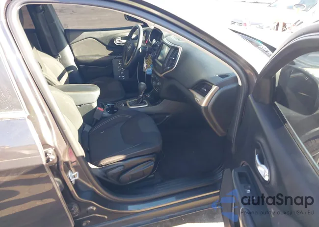 1C4PJMCS8GW334784: 44123878