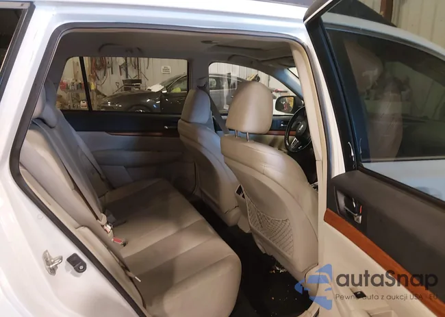 4S4BRBPC0D3241230: 44123906