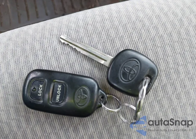 2T1BR32E96C657712: 44123951