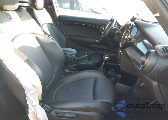 WMWXP7C56J2A46979: 44123209