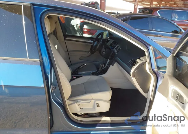 3VW2A7AUXFM015561: 44124568