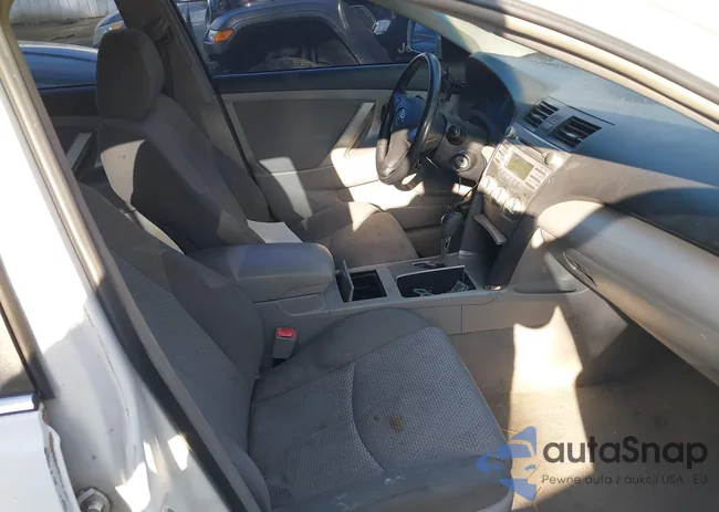 4T1BF3EK8AU554587: 44124572