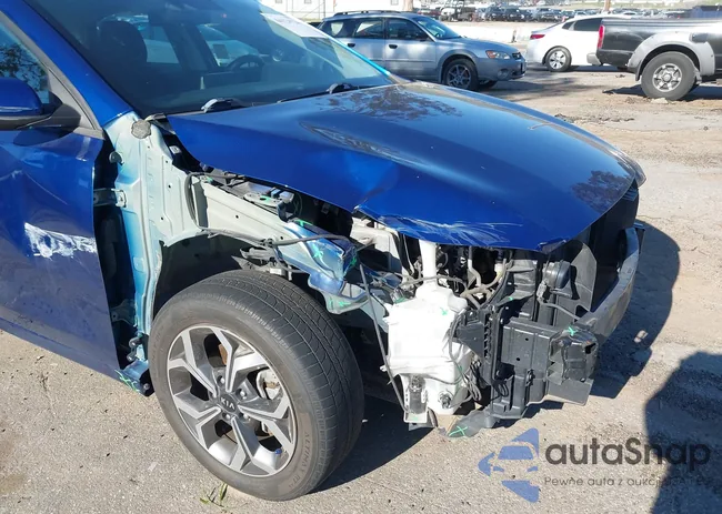 3KPF24AD3ME312923: 44124724