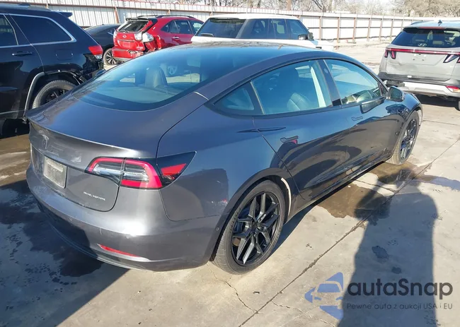 5YJ3E1EB2NF201938: 44124774