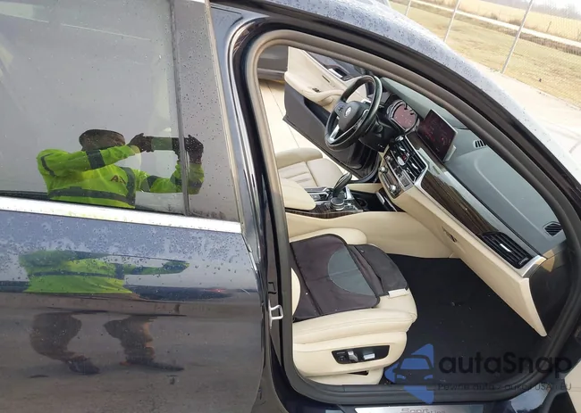 WBAJA5C5XKWW10345: 44124816