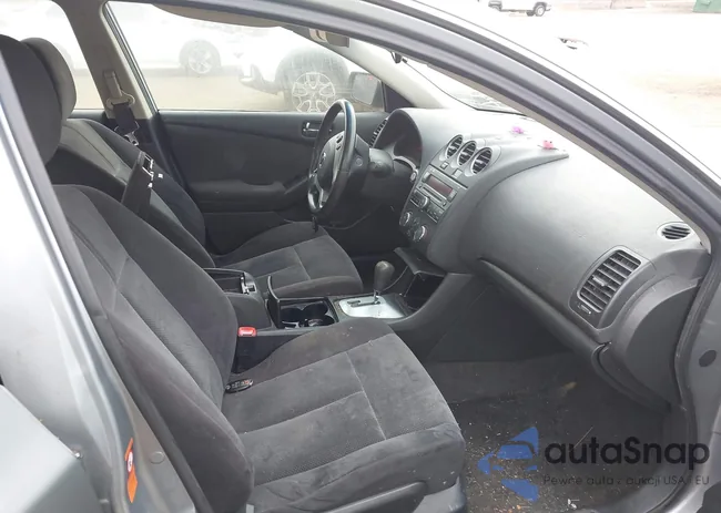 1N4AL21E17N466220: 44124882