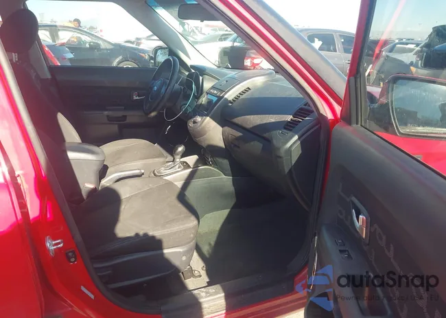 KNDJT2A6XC7407149: 44124153