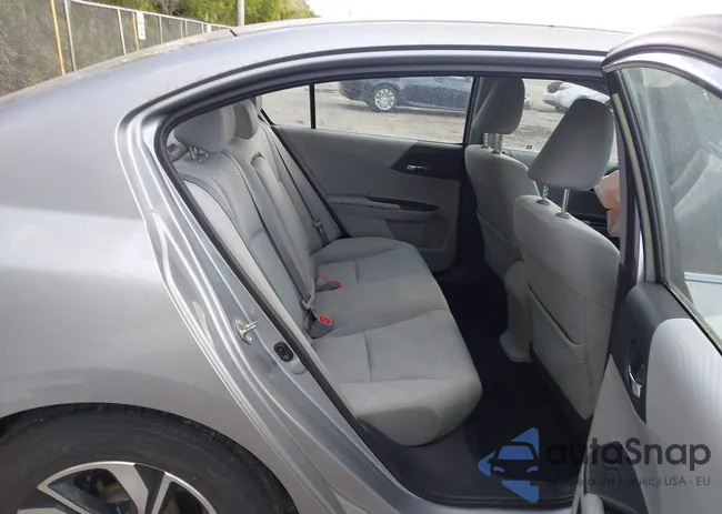 1HGCR2F49HA059905: 44124161