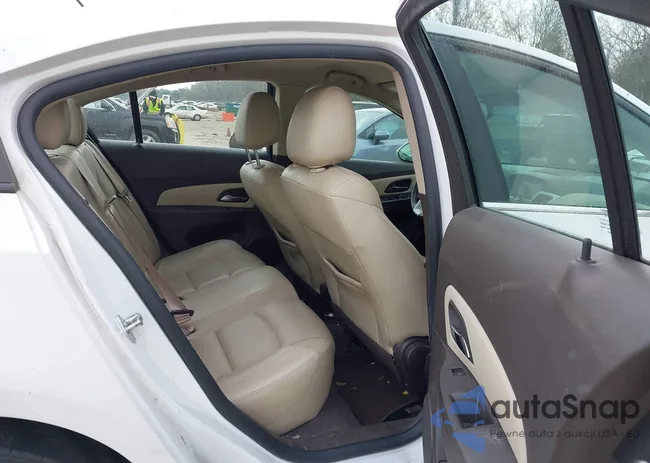 1G1PE5SB8F7300809: 44124215