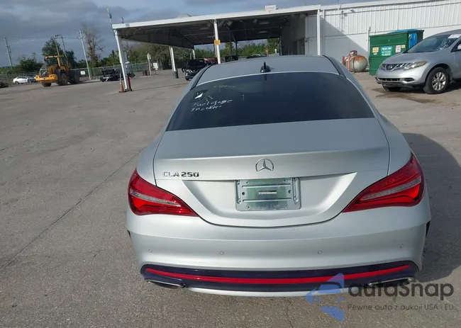 WDDSJ4EB8JN648977: 44124410