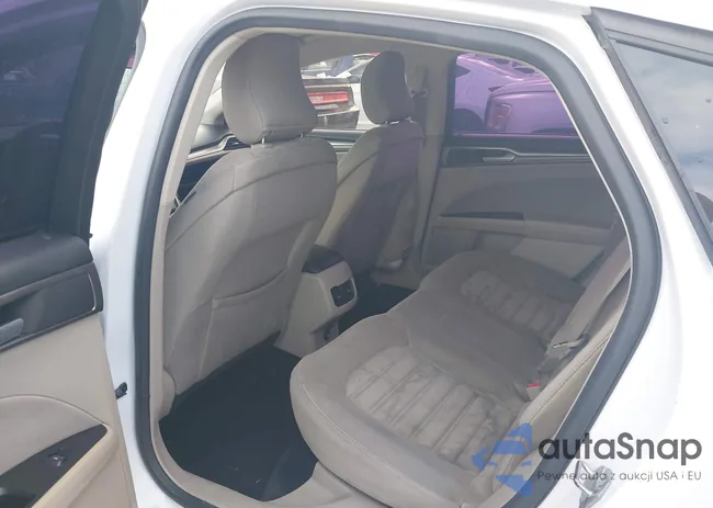 3FA6P0H73HR149950: 44124476