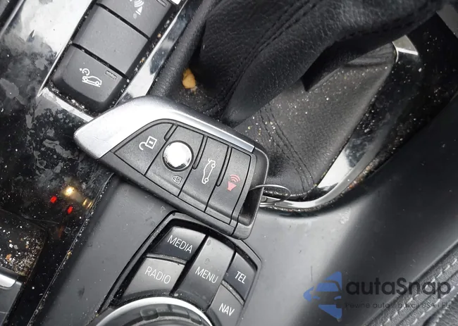 WBXHT3C31GP880261: 44125544