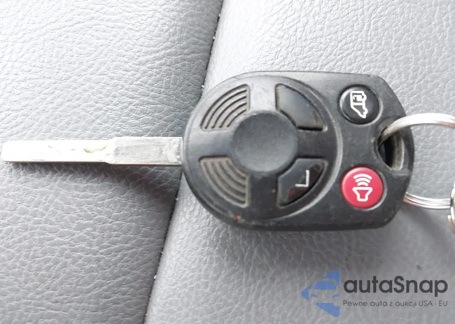 1FTYR1CM0GKB33174: 44125584