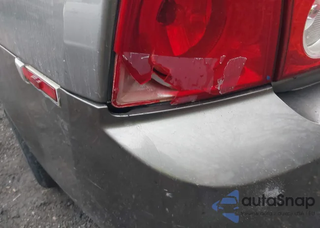 1G1ZB5EB2A4114335: 44125897