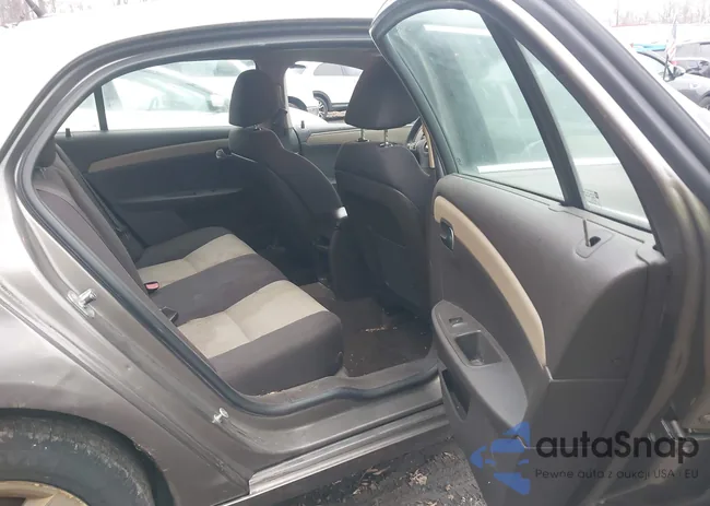 1G1ZB5EB2A4114335: 44125897