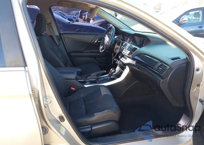 1HGCR2F57DA085731: 44125922