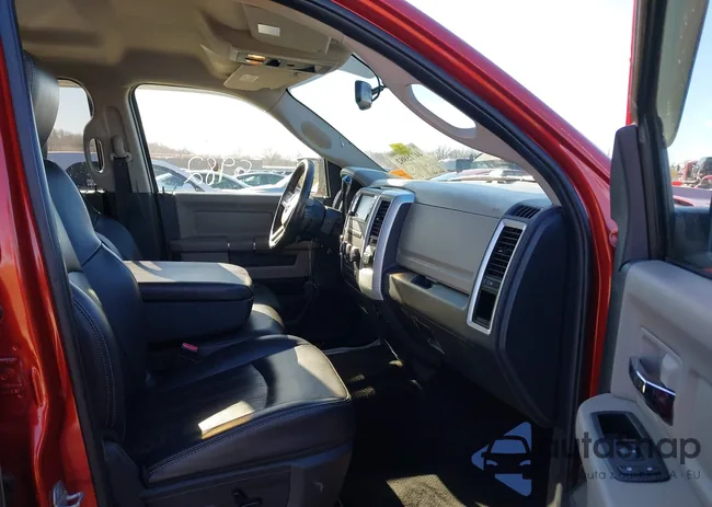 1D3HV13T99S782484: 44125982