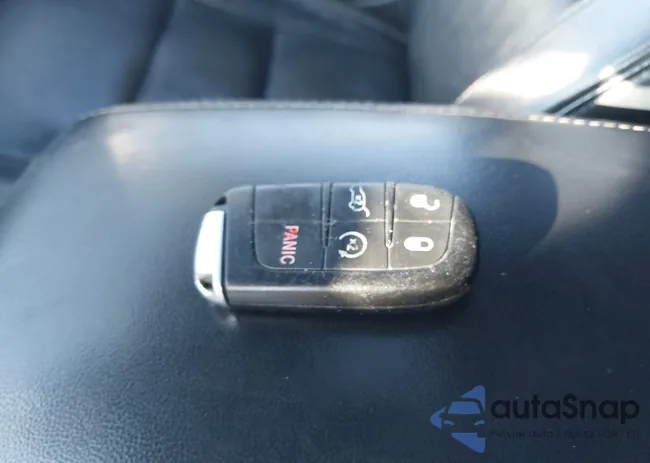 1C4RJFBG9FC898378: 44125995