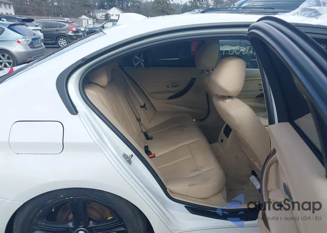 WBA3C1C54EK116733: 44126007