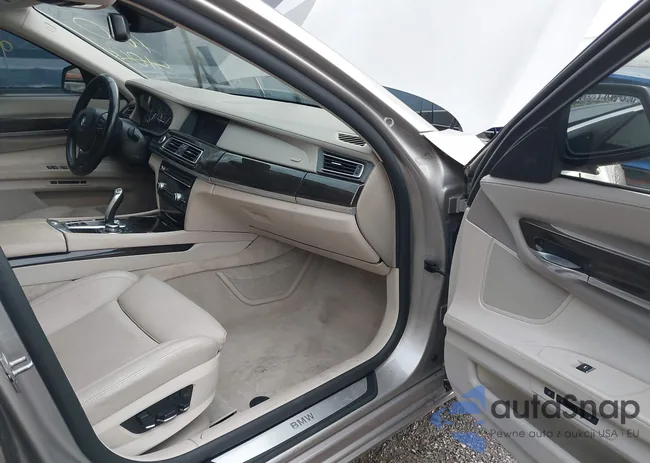 WBAKB8C50CC963246: 44125212