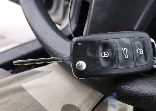 3VW2K7AJ5DM309028: 44126496