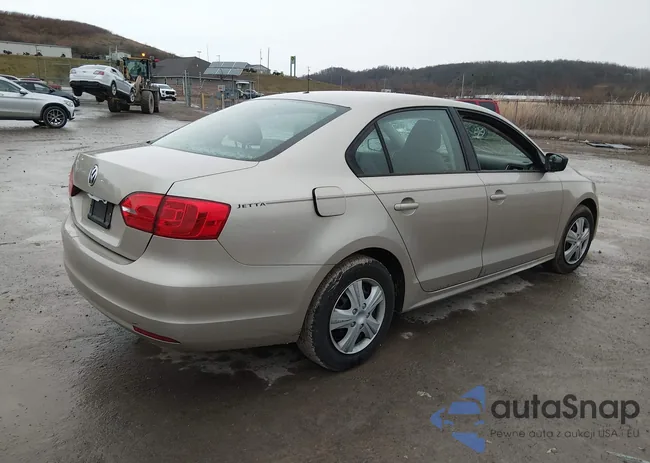 3VW2K7AJ5DM309028: 44126496