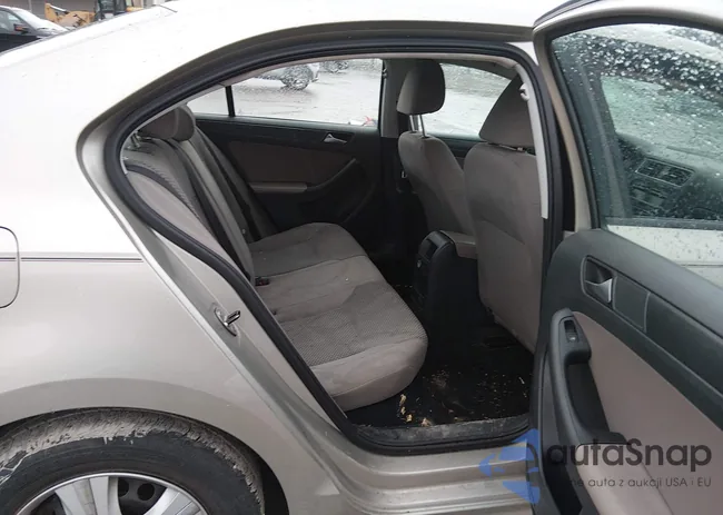 3VW2K7AJ5DM309028: 44126496