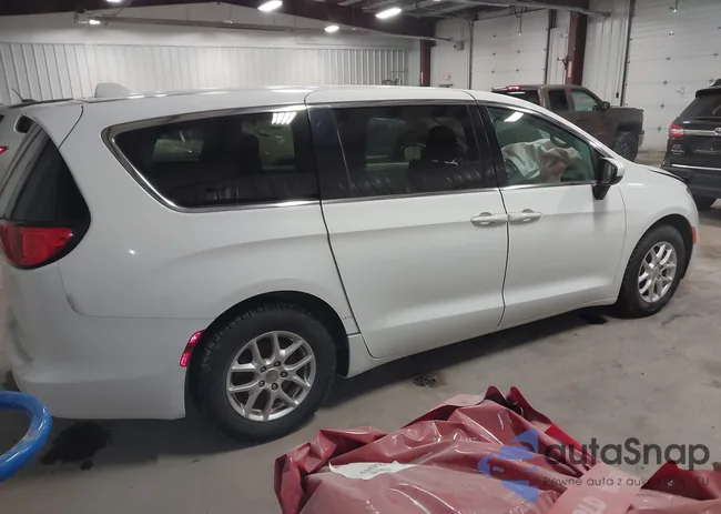 2C4RC1CG2JR317959: 44126525