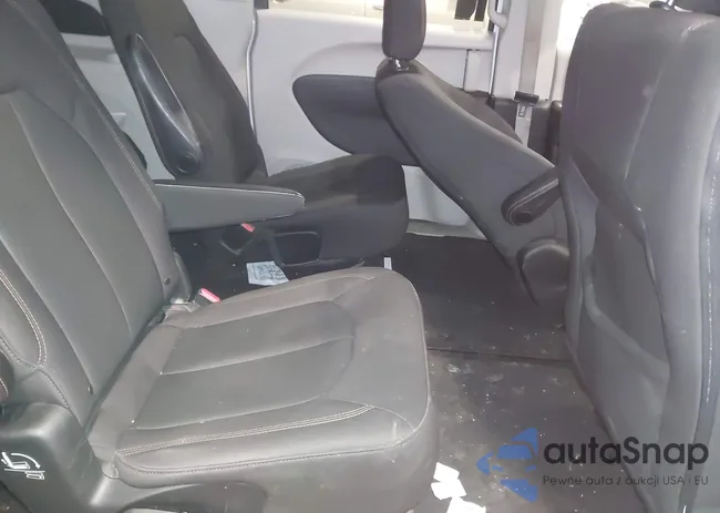 2C4RC1CG2JR317959: 44126525