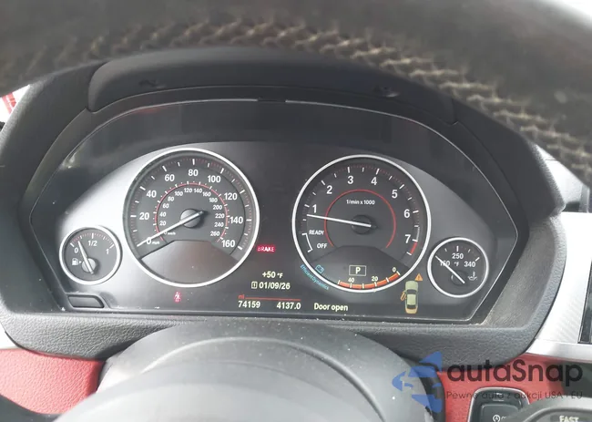 WBA4W5C5XKAE50708: 44126555