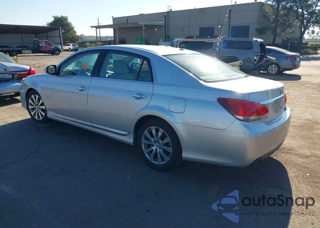 4T1BK3DB0BU375121: 44126598