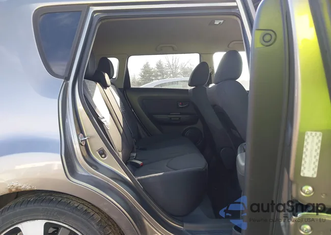 KNDJT2A2XB7226516: 44126772