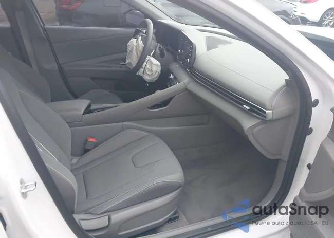 KMHLM4AJ5PU040136: 44126792