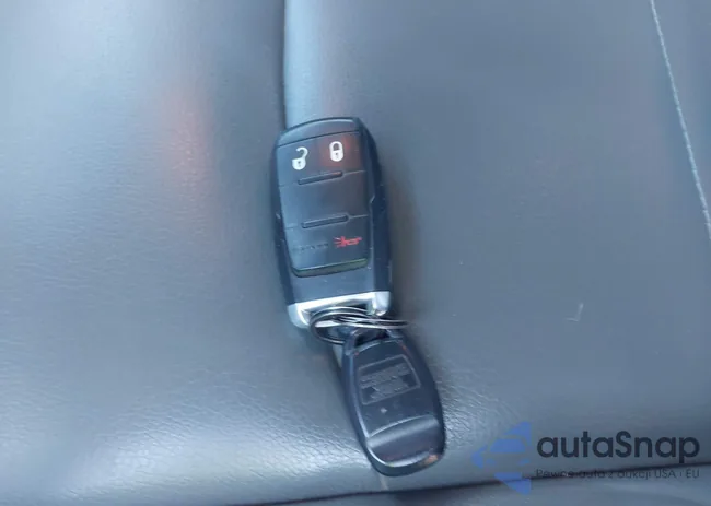 3C6UR5CJ4KG576589: 44126928