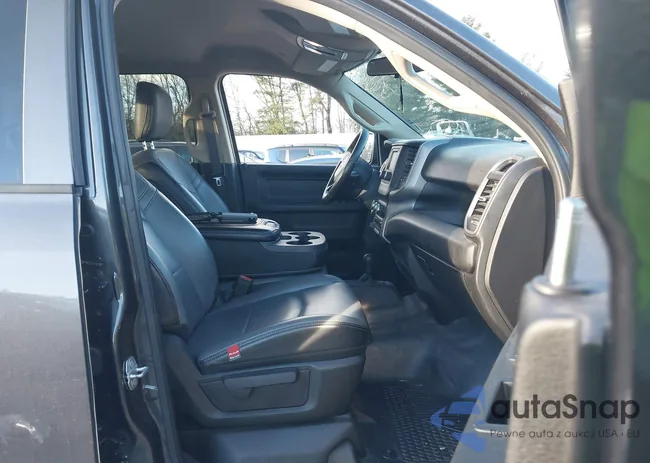 3C6UR5CJ4KG576589: 44126928