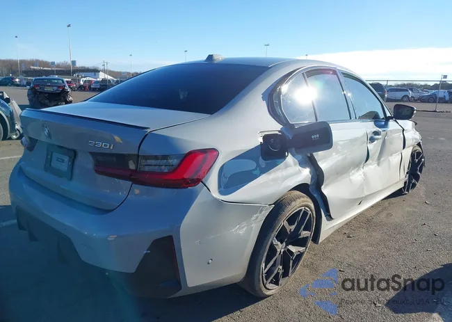 3MW89CW06S8F68325: 44126932