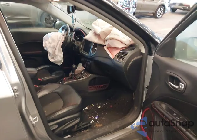 3C4NJDDB5MT519995: 44126957