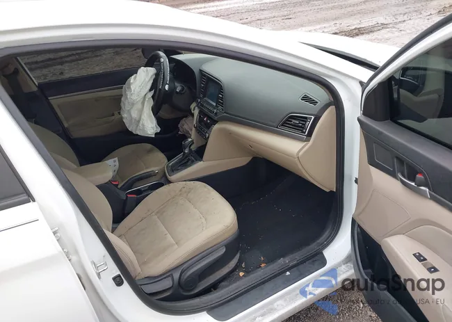 5NPD84LF8JH380839: 44127085