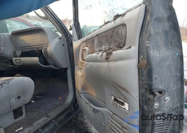 1GCEK14R7VZ220768: 44126145