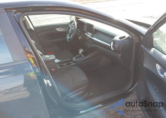 3KPF24AD1PE515331: 44126298