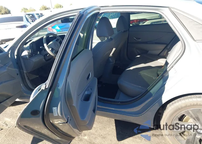 KMHLM4AG6MU196556: 44126300