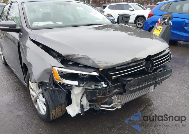 3VWD17AJ2EM289592: 44126329